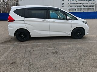2021 Honda Freed II Рестайлинг, белый, 2000000 рублей, вид 2