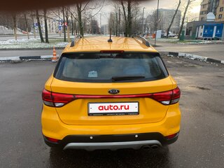 2018 Kia Rio X-Line IV, жёлтый, 1500000 рублей, вид 3