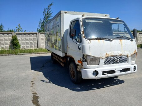 2010 Hyundai HD65, белый, 650000 рублей, вид 1