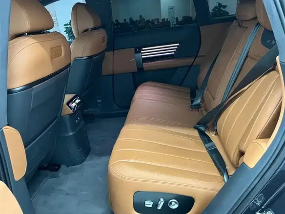 2026 Audi E7X, чёрный - вид 13