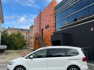2011 Volkswagen Sharan II, белый, 1180000 рублей, вид 5