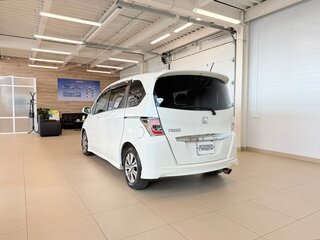 2012 Honda Freed I Рестайлинг, белый, 1189000 рублей, вид 4