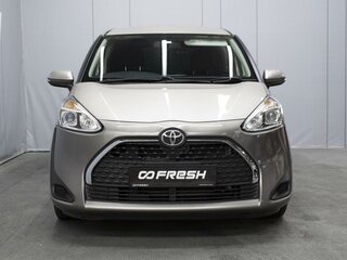 2021 Toyota Sienta II Рестайлинг, серый, 1640000 рублей, вид 3