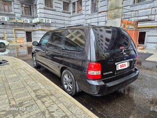 2005 Kia Carnival I Рестайлинг, чёрный, 900000 рублей, вид 4
