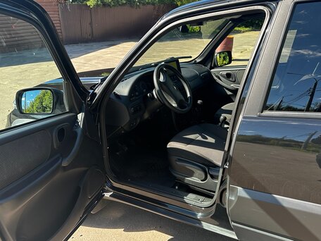 2023 Lada (ВАЗ) Niva Travel I, чёрный, 890000 рублей, вид 4