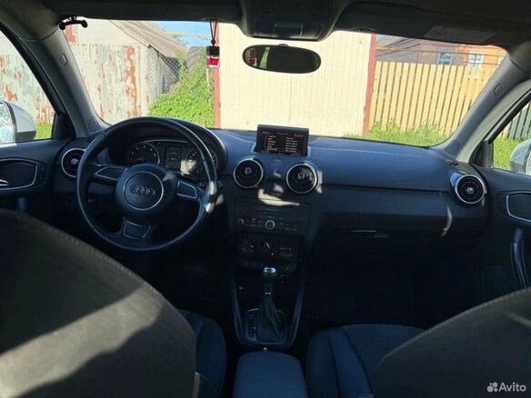 2012 Audi A1 I (8X), белый, 800000 рублей - вид 7