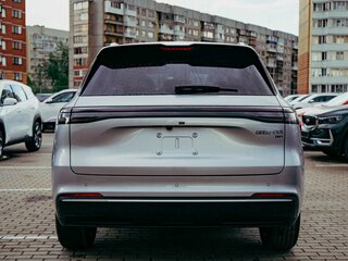 2026 Geely EX5 Гибрид EM-i, серебристый, 3974990 рублей, вид 4