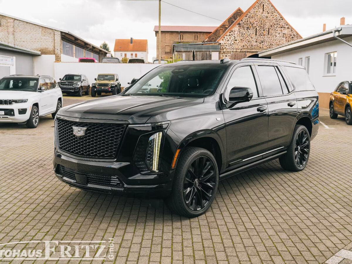 Открыть фотографии: Cadillac Escalade V Рестайлинг