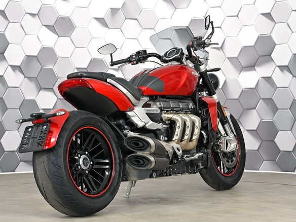 2020 Triumph Rocket III, красный, 1649000 рублей - вид 6