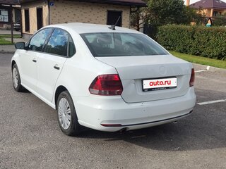 2017 Volkswagen Polo V Рестайлинг, белый, 820000 рублей, вид 3