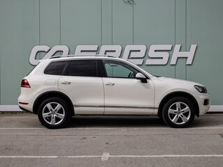 2011 Volkswagen Touareg II, белый, 2199000 рублей, вид 5