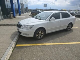 2011 Skoda Octavia II (A5) Рестайлинг, белый, 830000 рублей, вид 2