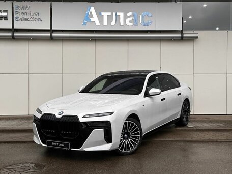 BMW 7 серии VII (G70)