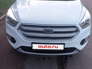 2018 Ford Kuga II Рестайлинг, белый, 1899000 рублей, вид 3