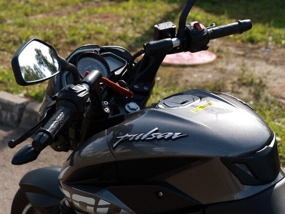 2023 Bajaj Pulsar NS 200, серый, 245000 рублей - вид 6