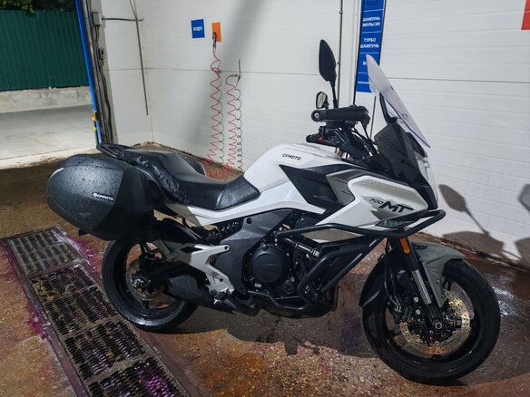 2023 CFMoto 700MT, белый - вид 5