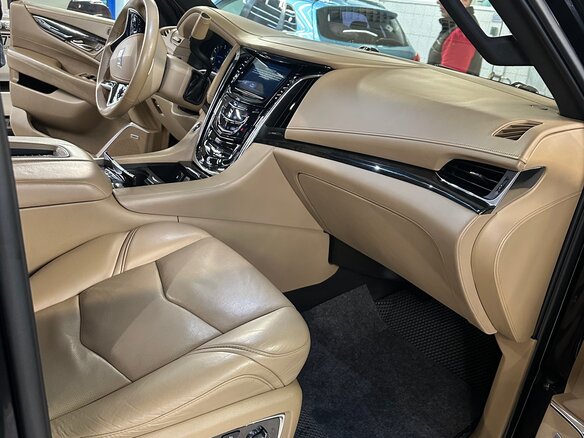 2017 Cadillac Escalade IV, чёрный, 4990000 рублей - вид 15