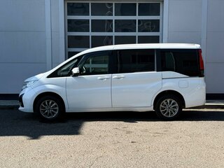 2017 Honda Stepwgn V, белый, 1960000 рублей, вид 2