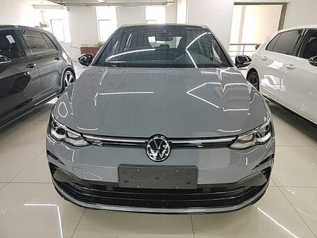 2023 Volkswagen Golf VIII, серый, 1670000 рублей, вид 2