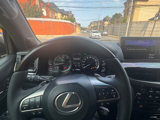 2017 Lexus LX 570 III Рестайлинг 2, белый, 8150000 рублей, вид 5