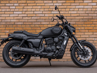 2026 Hyosung GV300S-D, чёрный, 397850 рублей, вид 4