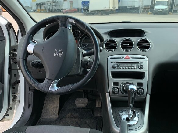 2012 Peugeot 308 I Рестайлинг, белый, 670000 рублей - вид 4
