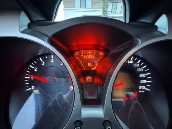 2011 Nissan Juke I, красный, 900000 рублей - вид 14