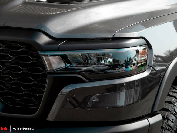 2025 Ram 1500 Crew Cab V Рестайлинг, чёрный - вид 24