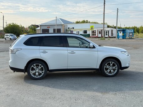 2012 Mitsubishi Outlander III, белый, 1349000 рублей, вид 5