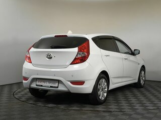 2012 Hyundai Solaris I, белый, 700000 рублей, вид 4