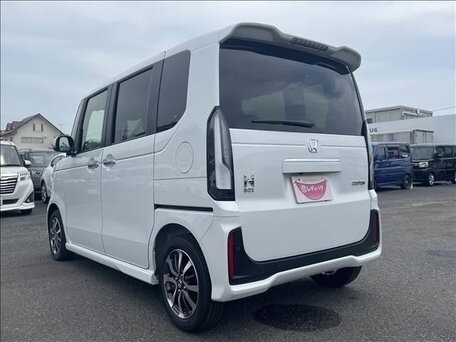 2026 Honda N-BOX III, белый, 690000 рублей, вид 3