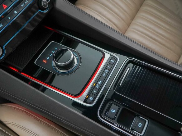 2017 Jaguar F-Pace I, серый, 3399077 рублей - вид 15