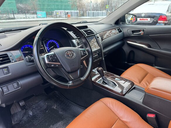 2017 Toyota Camry VII (XV50) Рестайлинг 2, белый, 2100000 рублей - вид 8