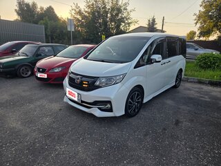2017 Honda Stepwgn V, белый, 2250000 рублей, вид 1