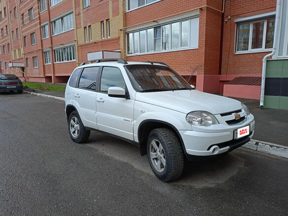 2015 Chevrolet Niva I Рестайлинг, белый, 570000 рублей