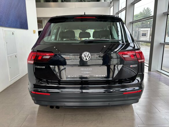 2019 Volkswagen Tiguan II, чёрный, 1929000 рублей - вид 4