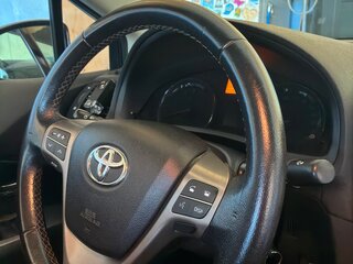 2011 Toyota Avensis III, серый, 1250000 рублей, вид 2
