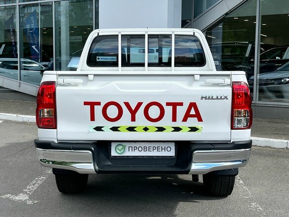 2021 Toyota Hilux VIII Рестайлинг 2, белый, 3100000 рублей - вид 4