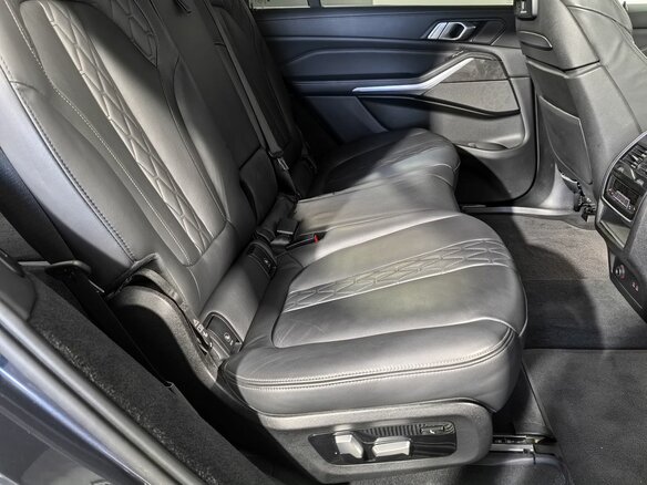 2022 BMW X7 30d I (G07), серый, 8199000 рублей - вид 15