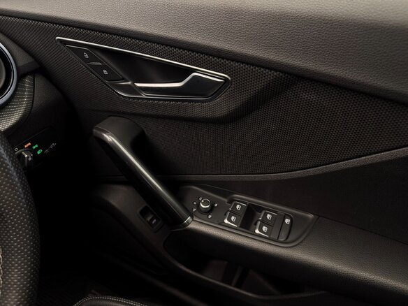 2022 Audi Q2 35 TFSI I Рестайлинг, чёрный, 1663203 рублей - вид 16