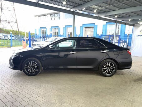 2017 Toyota Camry VII (XV50) Рестайлинг 2, чёрный, 2149000 рублей, вид 2