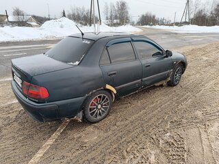 1999 Mitsubishi Carisma I Рестайлинг, зелёный, 150000 рублей, вид 3