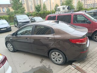 2017 Kia Rio III Рестайлинг, коричневый, 790000 рублей, вид 5