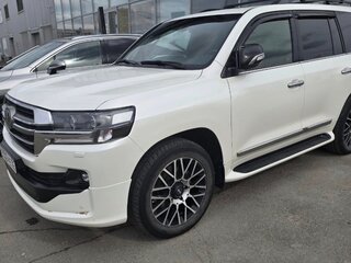 2019 Toyota Land Cruiser 200 Series Рестайлинг 2, белый, 7900000 рублей, вид 1