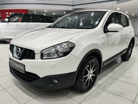 2013 Nissan Qashqai I Рестайлинг, белый, 980000 рублей, вид 1