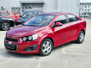 2014 Chevrolet Aveo II, красный, 390000 рублей, вид 1