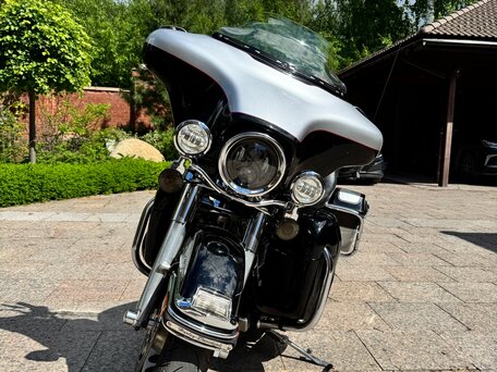 2010 Harley-Davidson Electra Glide, чёрный, 900000 рублей, вид 3