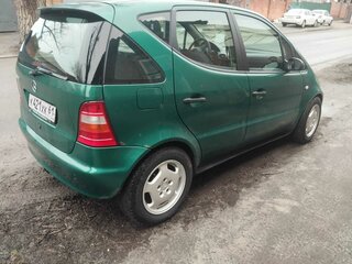 2000 Mercedes-Benz A-Класс 140 I (W168), зелёный, 225000 рублей, вид 5