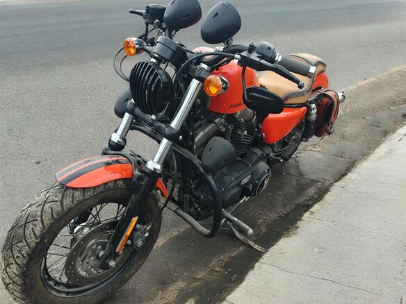 2011 Harley-Davidson Sportster 1200, оранжевый, 700000 рублей - вид 3