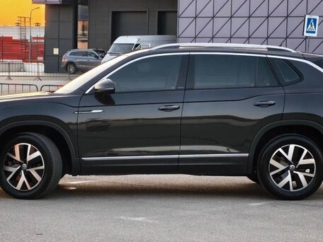 2022 Volkswagen Tayron I, серый, 2630000 рублей, вид 3